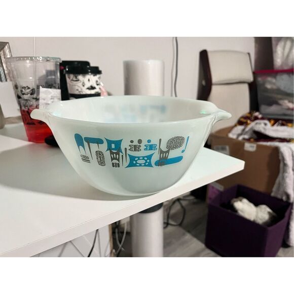Vintage MCM Fire King Atomic Blue Heaven 10 inch bowl flawless - Picture 2 of 16